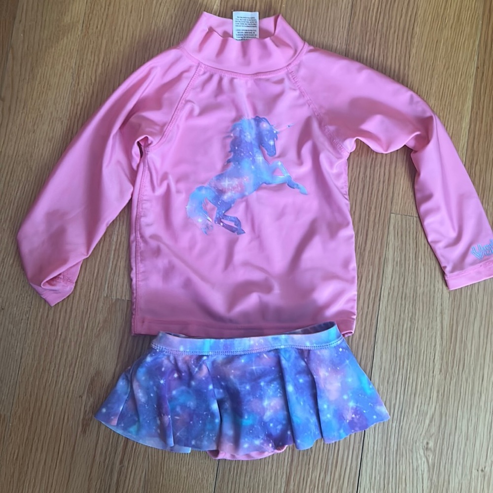 Girls UV skinz bathing suit size 5T